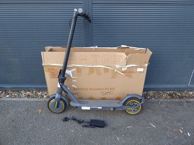 Lot 4050 - Aovopro folding electric scooter with charger
