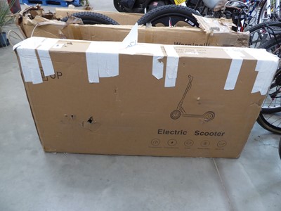 Lot 4051 - Folding electric scooter with charger