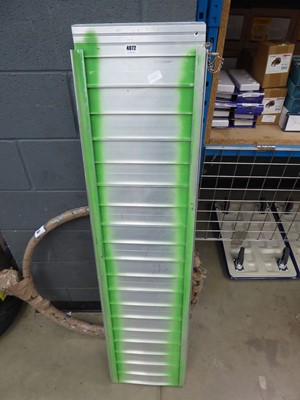 Lot 4072 - Aluminium folding loading ramp
