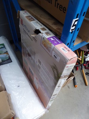 Lot 4121 - Contour enclosed pet pen