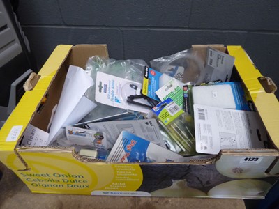 Lot 4123 - Box of assorted aquatic accessories to include...