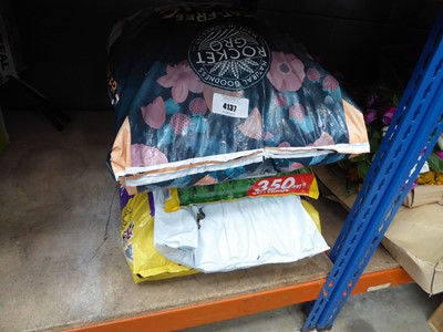 Lot 4137 - Assortment of items to include Peat-free...