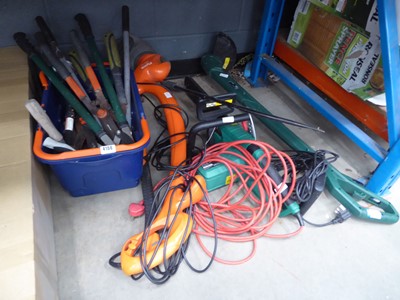 Lot 4156 - Assortment of garden tools to include a...