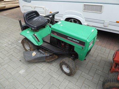Lot 4226 - Mow Master 11 HP ride-on tractor mower with...