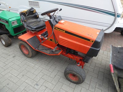 Lot 4227 - Westwood T1200 12HP ride-on tractor mower