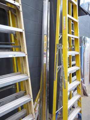 Lot 4290 - Quantity of floor edging