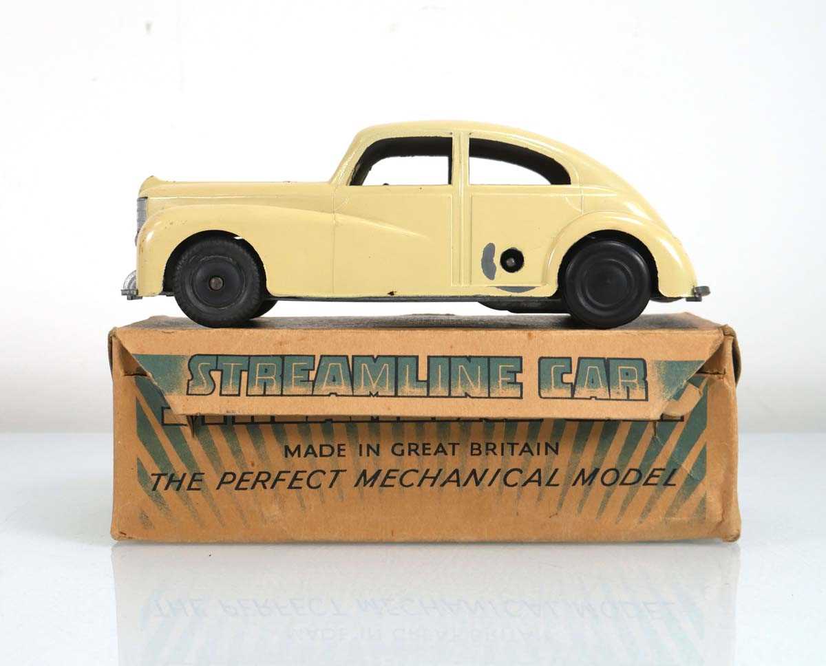 Lot 268 - A Mettoy 810 clockwork streamline car, boxed