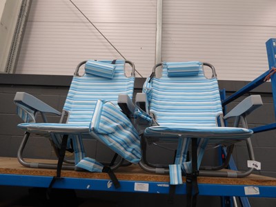 Lot 4139 - 2 fold up chairs