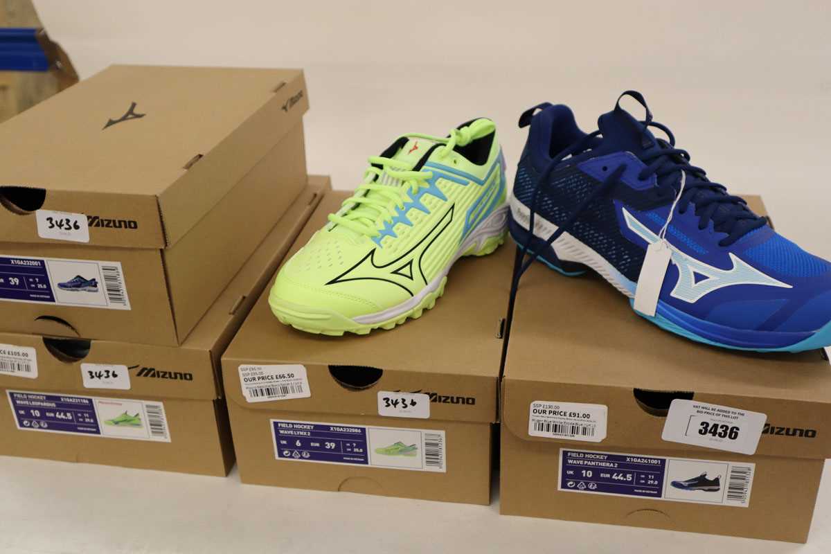 Lot 4x pair of assorted Mizuno Wave hockey shoes