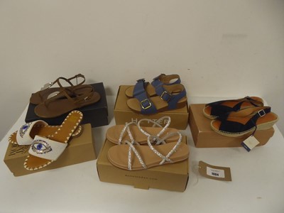Lot 1084 - 5x Boxed pairs of sandals to include Dune UK6,...