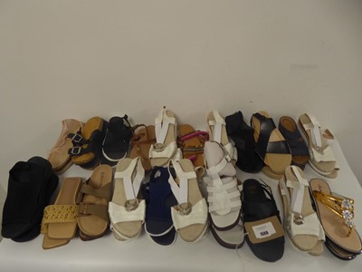 Lot 1088 - 21x Pairs of sandals in various styles to...
