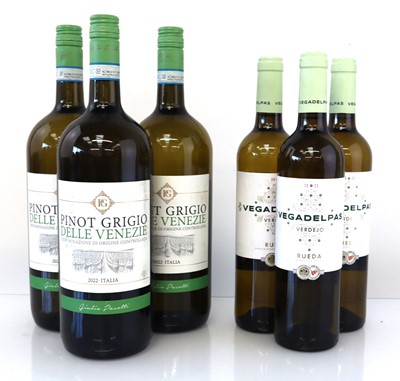 Lot 356 - 6 bottles of white, 3x Magnums of Giulio...