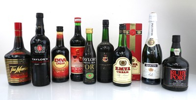 Lot 264 - 9 bottles, 1x 1992 Taylor Fladgate Late...