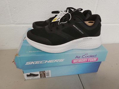 Lot 1805 - Boxed pair of Skechers skech-lite air cooled...