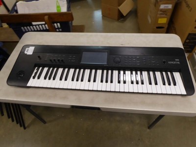 Lot 2254 - Korg Krome music workstation keyboard