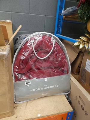 Lot 3192 - Quantity of buggy hood and apron sets