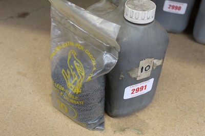 Lot 2991 - Part tub and bag of No.10 lead shot