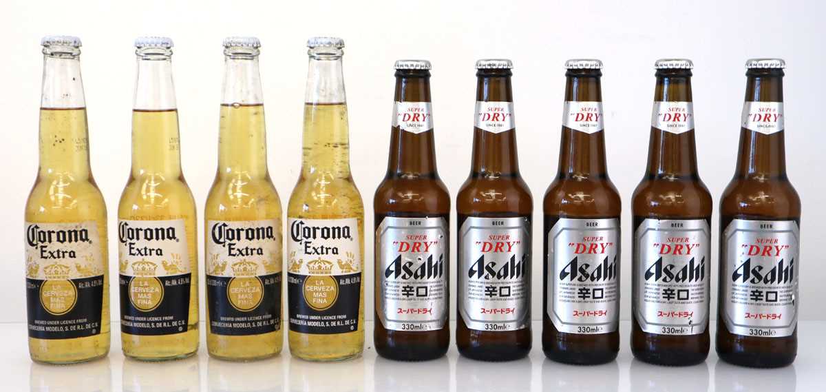 Lot 454 - 54 bottles, 33x Corona Extra 4.5% 33cl & 21x...