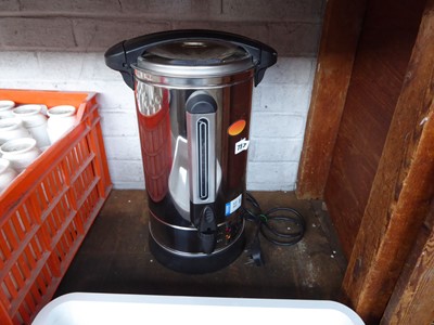 Lot 757 - Hot water urn