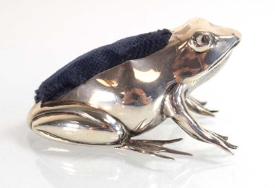 Lot A silver pin cushion modelled as a frog, Adie...