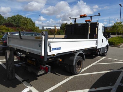 Lot 4006 - (HY17 BHK) 2017 Iveco Daily 35C14 MWB tipper...
