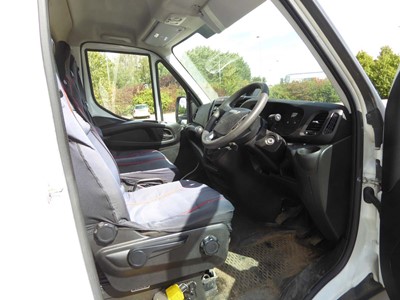 Lot 4006 - (HY17 BHK) 2017 Iveco Daily 35C14 MWB tipper...