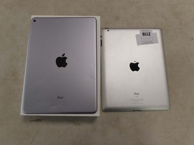 Lot 2119 - An Apple i-Pad Model A1395, unboxed, along...