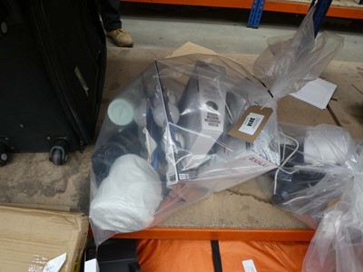 Lot 3014 - Bag of drinking bottles, light bulbs etc