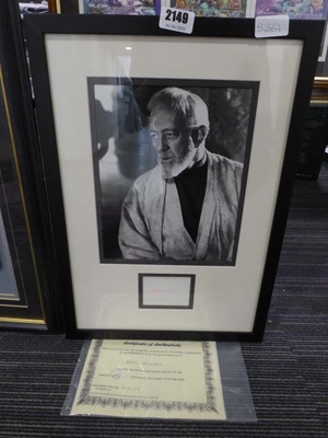 Lot 2149 - A signed & framed photo of Sir Alec Guinness...