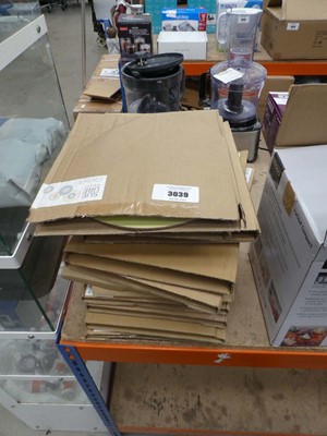 Lot 3039 - Quantity of dinner placemats