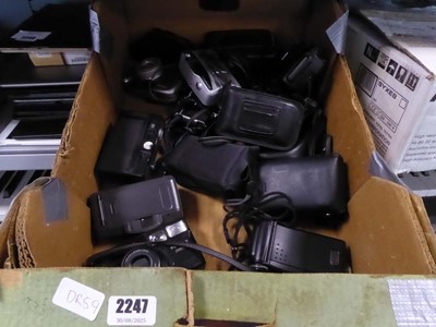 Lot 2247 - Box containing various cameras and camera...