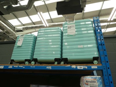 Lot 3209 - 3 piece high fly suitcase set