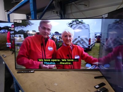 Lot 2276 - (R58) TCL 55in TV model 55P720K with remote...