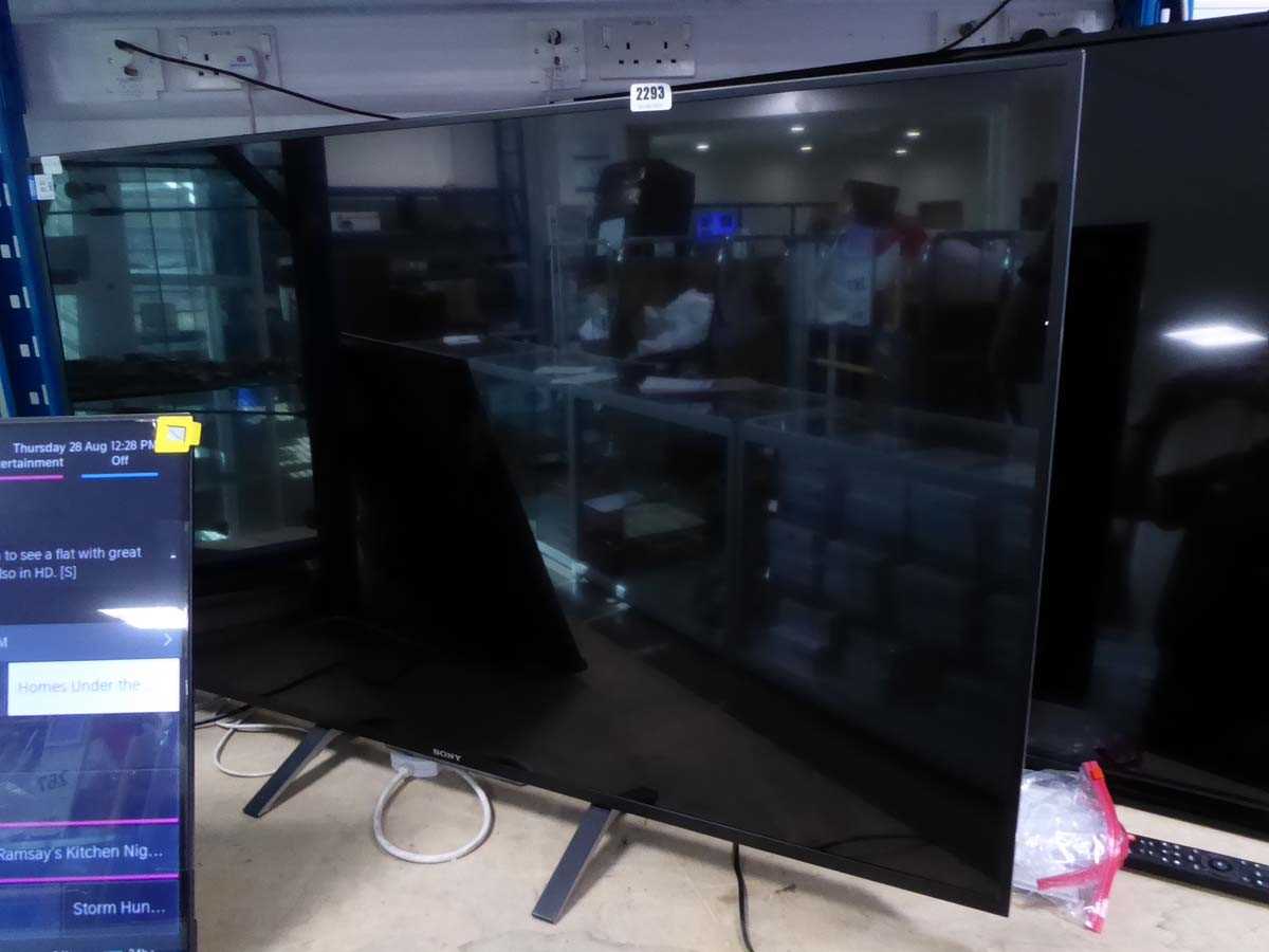 Lot 2293 - Sony 55in TV model KD55X8505B with remote and...