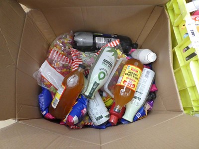 Lot 3262 - Box containing mixed food, drinks etc.