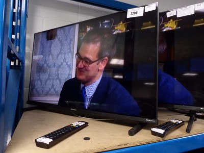 Lot 2298 - (R59) Hisense 32in TV model 32E5NQTUK with...