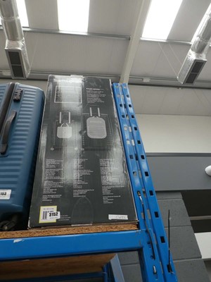 Lot 3152 - Large hard shell samsonite suitcase in box