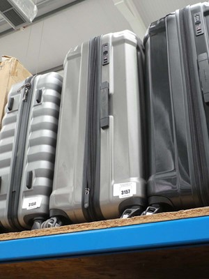 Lot 3157 - Two piece hard shelled Samsonite suitcase set