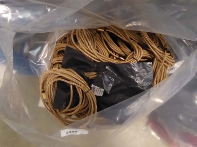Lot 2480 - A bag containing USB to Micro cabling,...