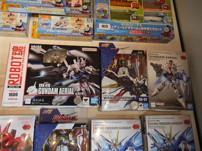 Lot 1600 - 7 Gundam figurines incl. MSN-04 Sazabi, 2 XXXG-...