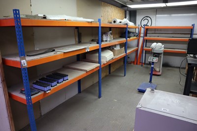 Lot 135 - 13 bays of orange and blue medium duty...
