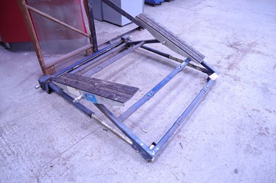 Lot 6 - CG Auto's mini tilting vehicle lift, max...