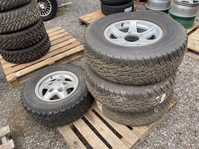 Lot 228 - 3 Land Rover Defender or Classic Range Rover...