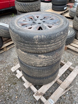 Lot 229 - Set of 4 alloy wheels and tyres 215/55R17