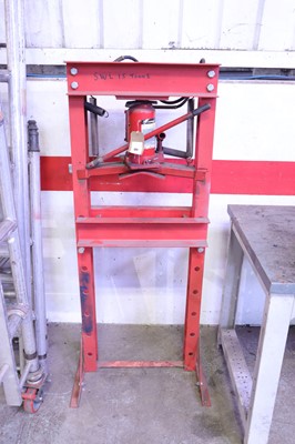 Lot 8 - 15 tonne garage bearing press with Neilsen...