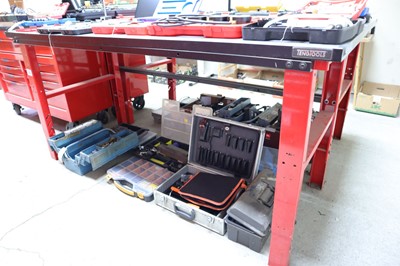 Lot 153 - 200cm adjustable height Tengtools engineers...