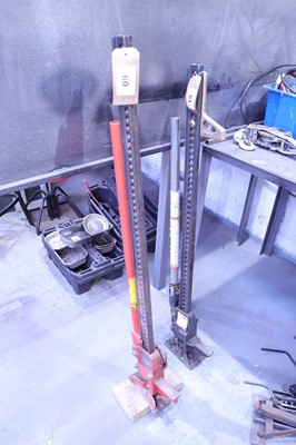 Lot 60 - Clarke Strong Arm 48" farm jack, 2000kg capacity