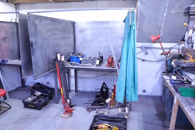 Lot 88 - 1.5m fabricated steel welders bench with 4"...