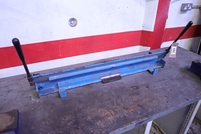 Lot 103 - 1m bench mountable manual sheet metal folder