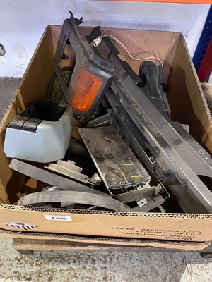 Lot 109 - Tray of Land Rover Discovery Mark 1 components